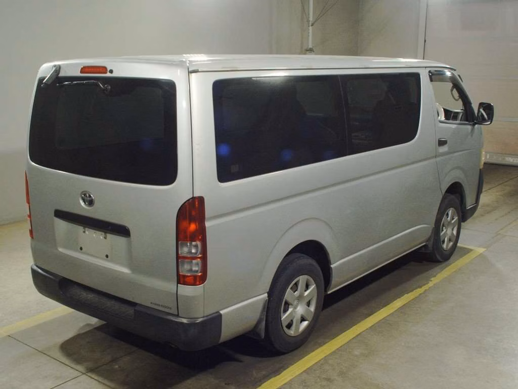 TOYOTA REGIUS ACE