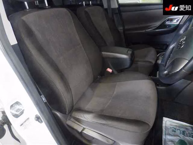 TOYOTA MARK X ZIO