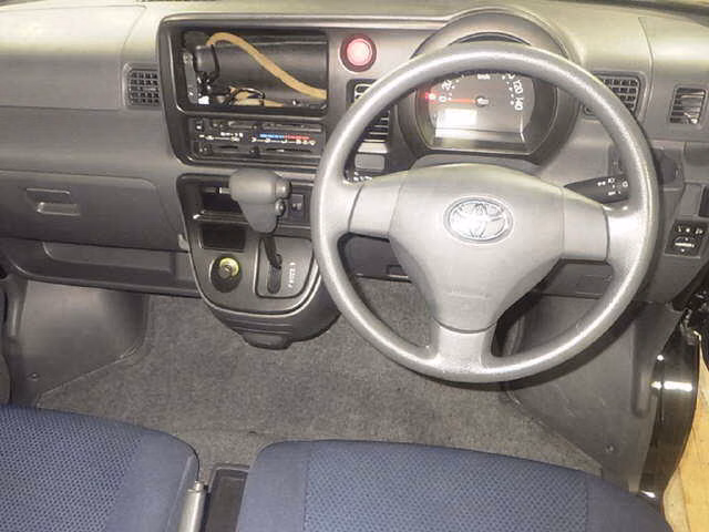 TOYOTA PIXIS VAN