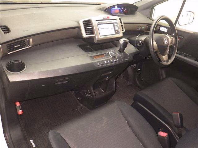 HONDA FREED SPIKE