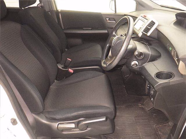 HONDA FREED SPIKE