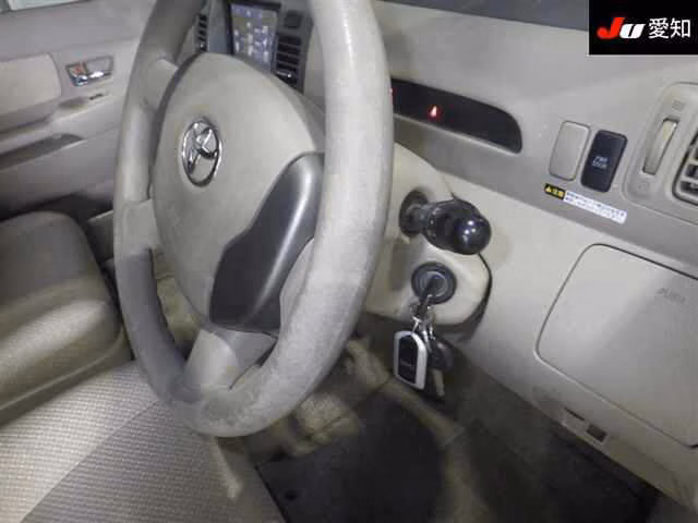TOYOTA RAUM