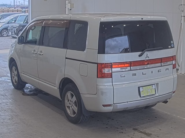 MITSUBISHI DELICA D:5