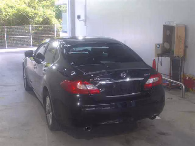 NISSAN FUGA