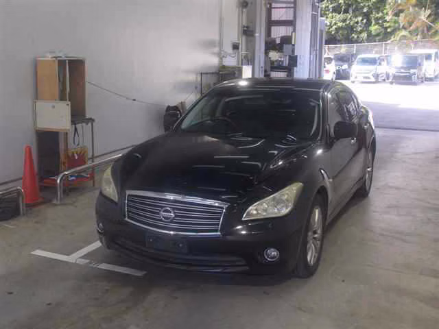 NISSAN FUGA