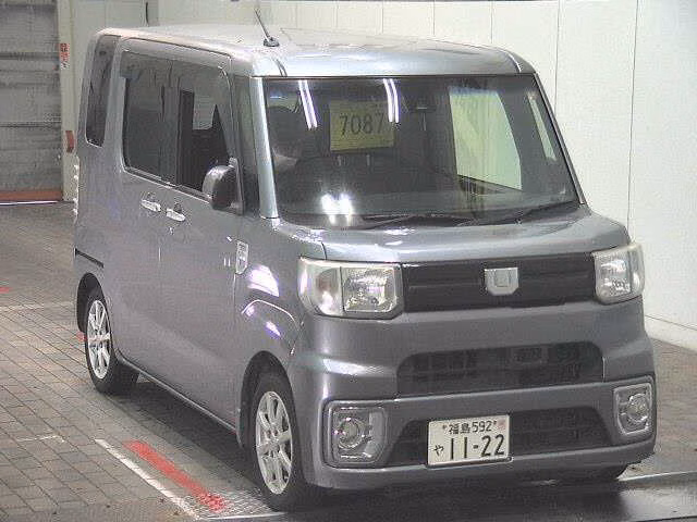 DAIHATSU WAKE