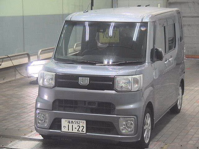 DAIHATSU WAKE