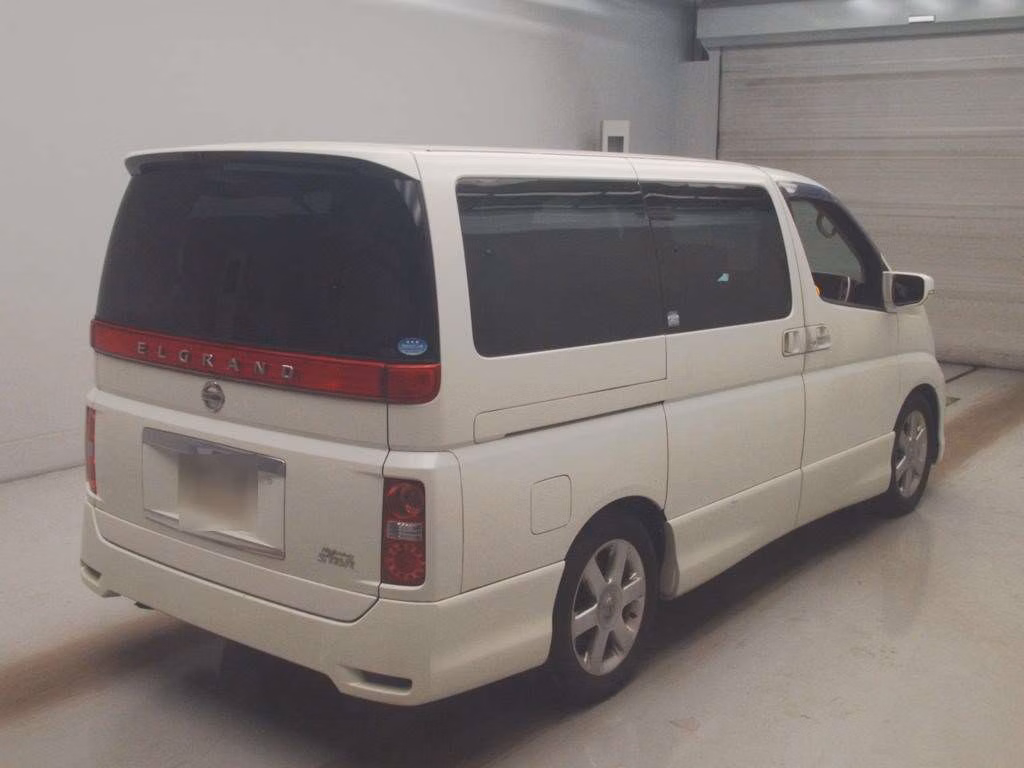 NISSAN ELGRAND
