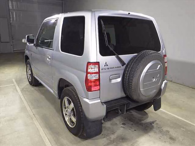 MITSUBISHI PAJERO MINI