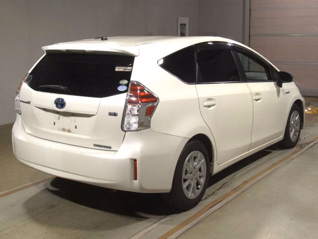 TOYOTA PRIUS ALPHA