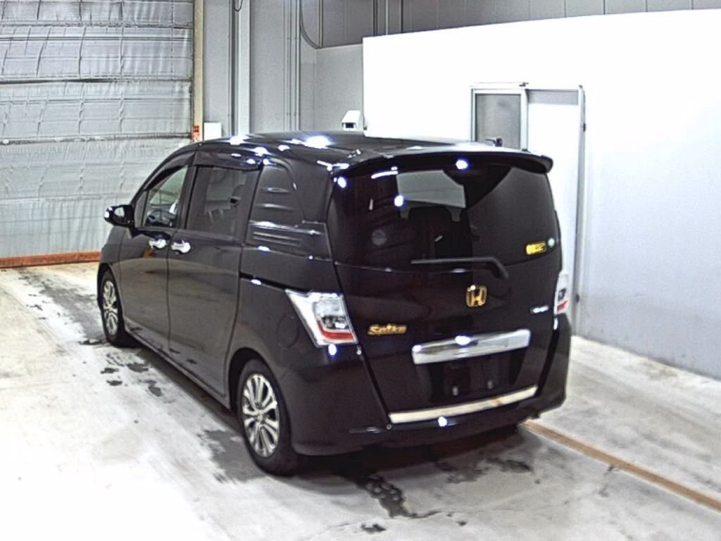 HONDA FREED SPIKE