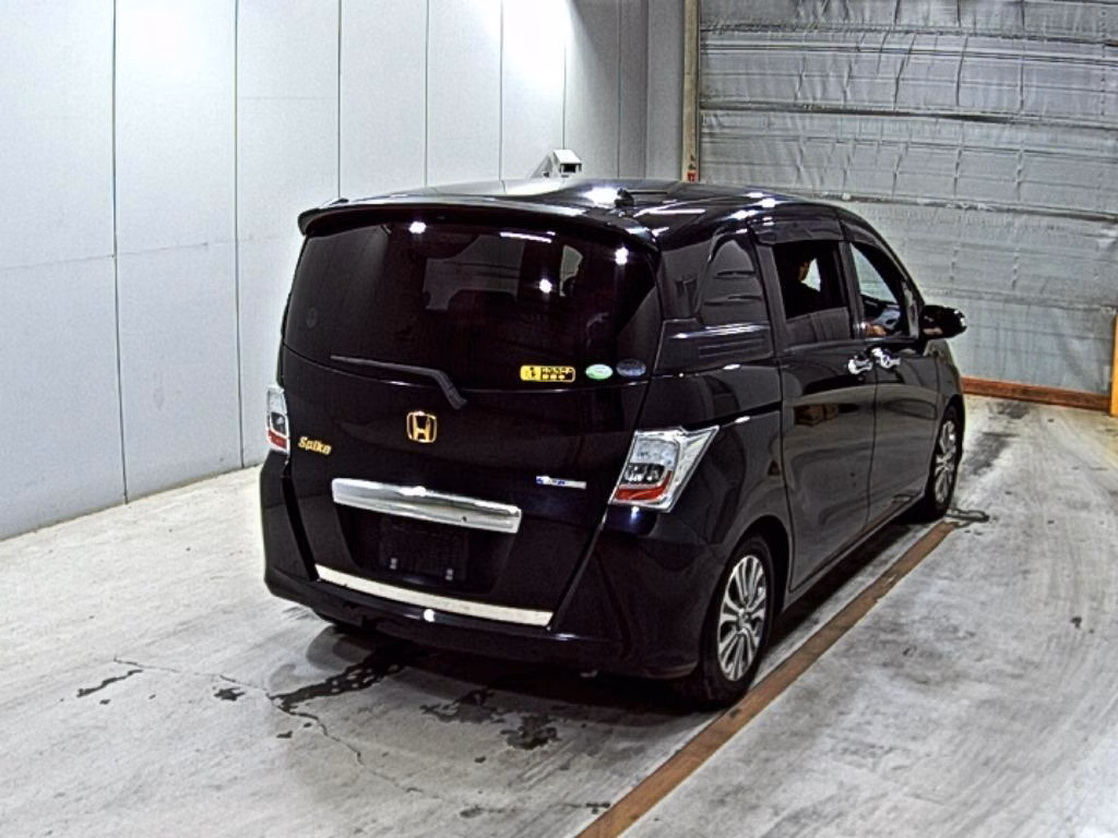 HONDA FREED SPIKE