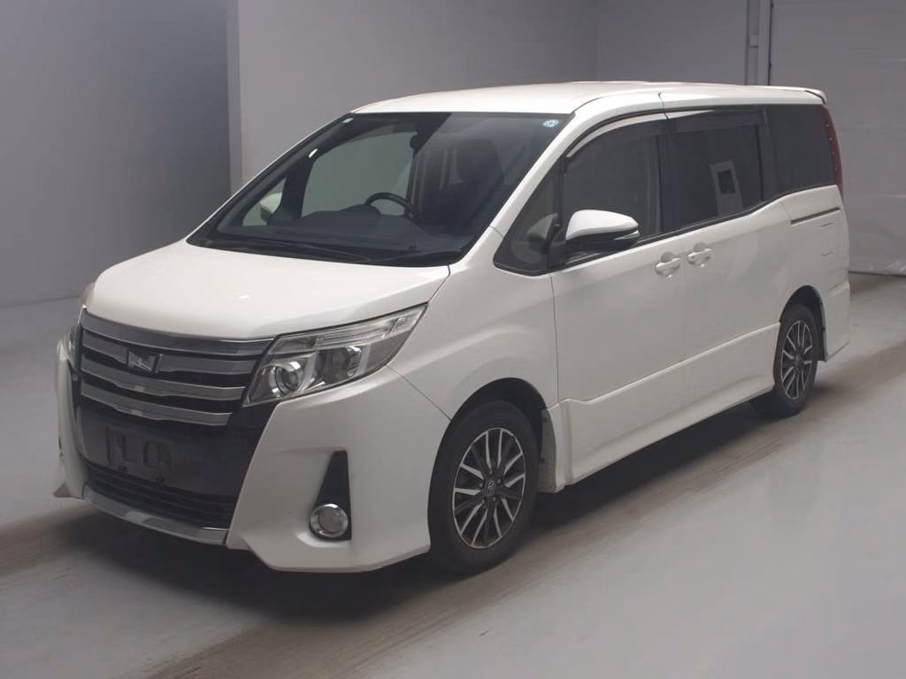 TOYOTA NOAH