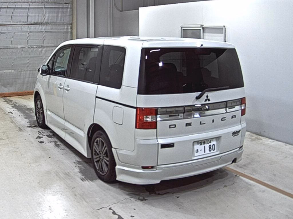 MITSUBISHI DELICA D:5