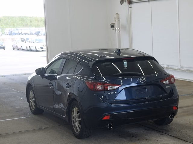 MAZDA AXELA
