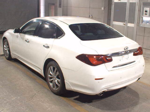 NISSAN FUGA
