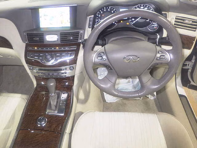 NISSAN FUGA