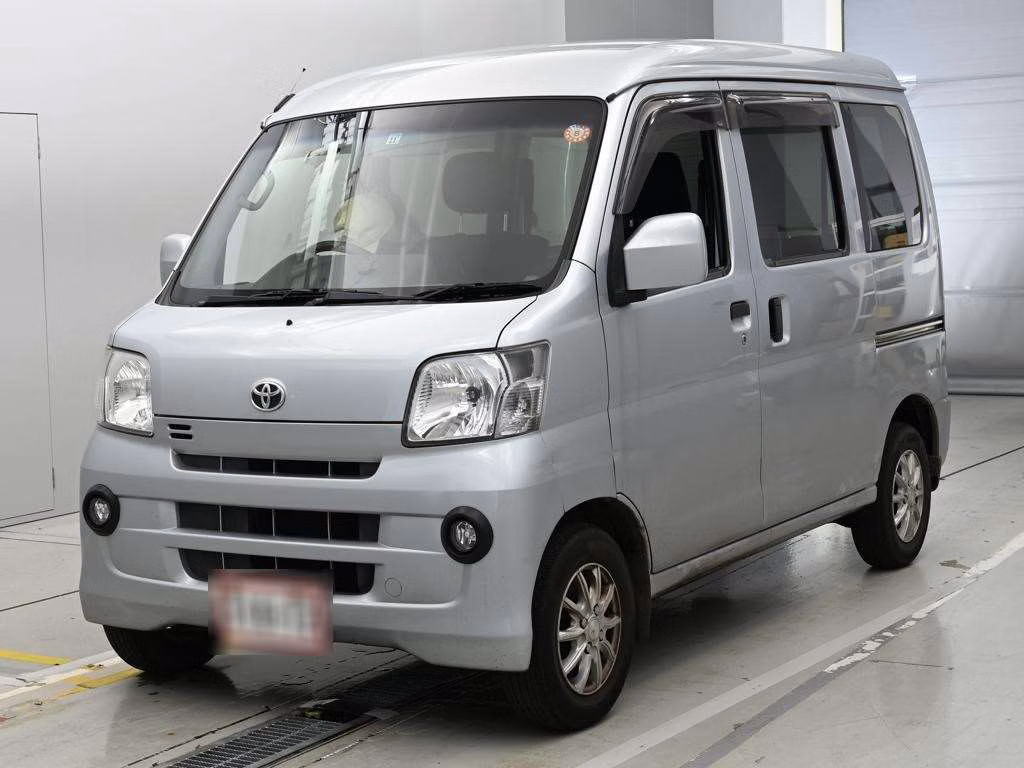 TOYOTA PIXIS VAN