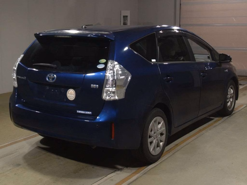 TOYOTA PRIUS ALPHA