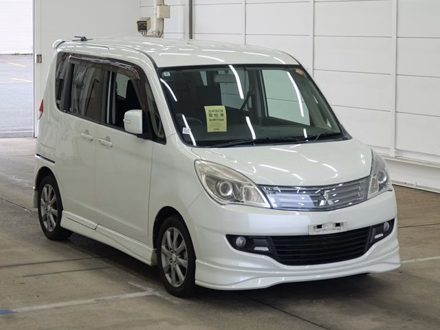 MITSUBISHI DELICA D:2
