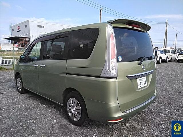 NISSAN SERENA