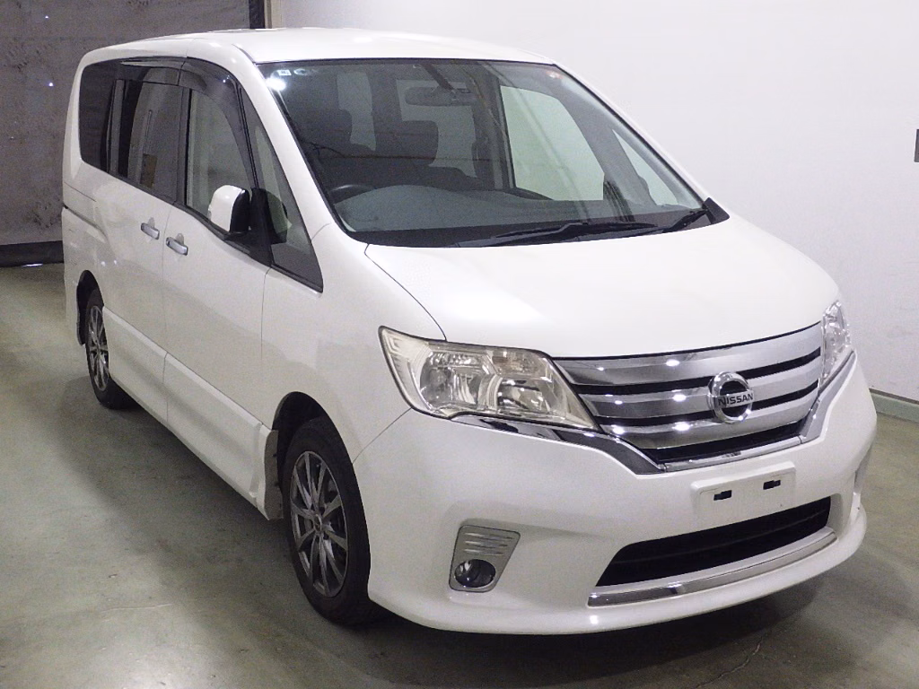 NISSAN SERENA