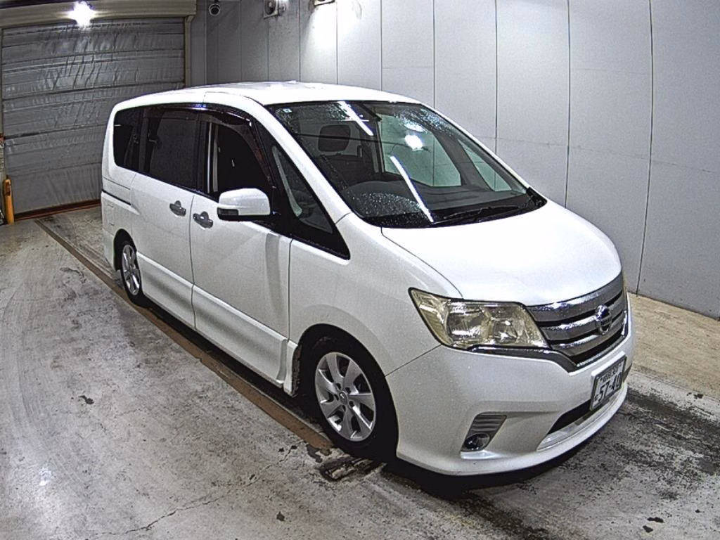 NISSAN SERENA