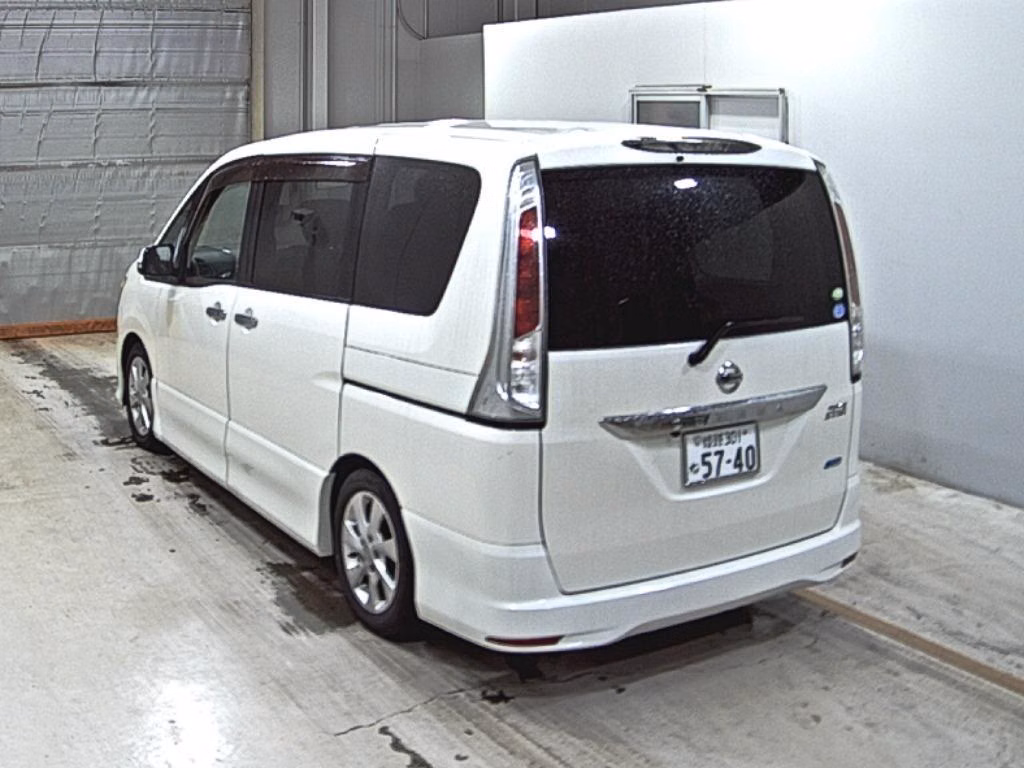 NISSAN SERENA