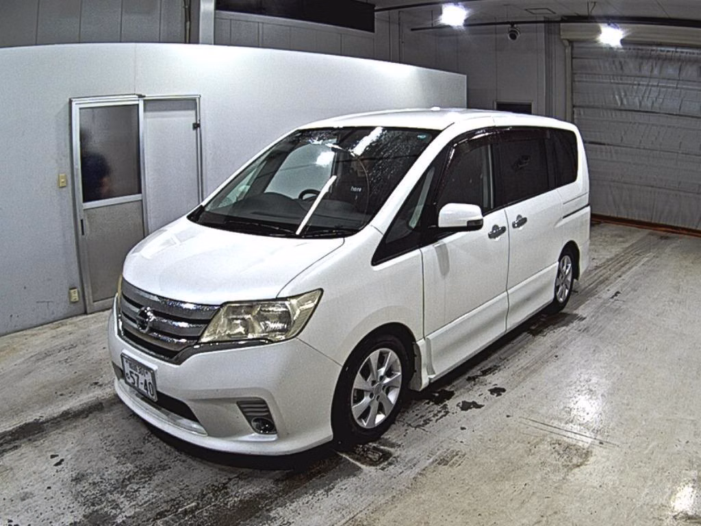 NISSAN SERENA