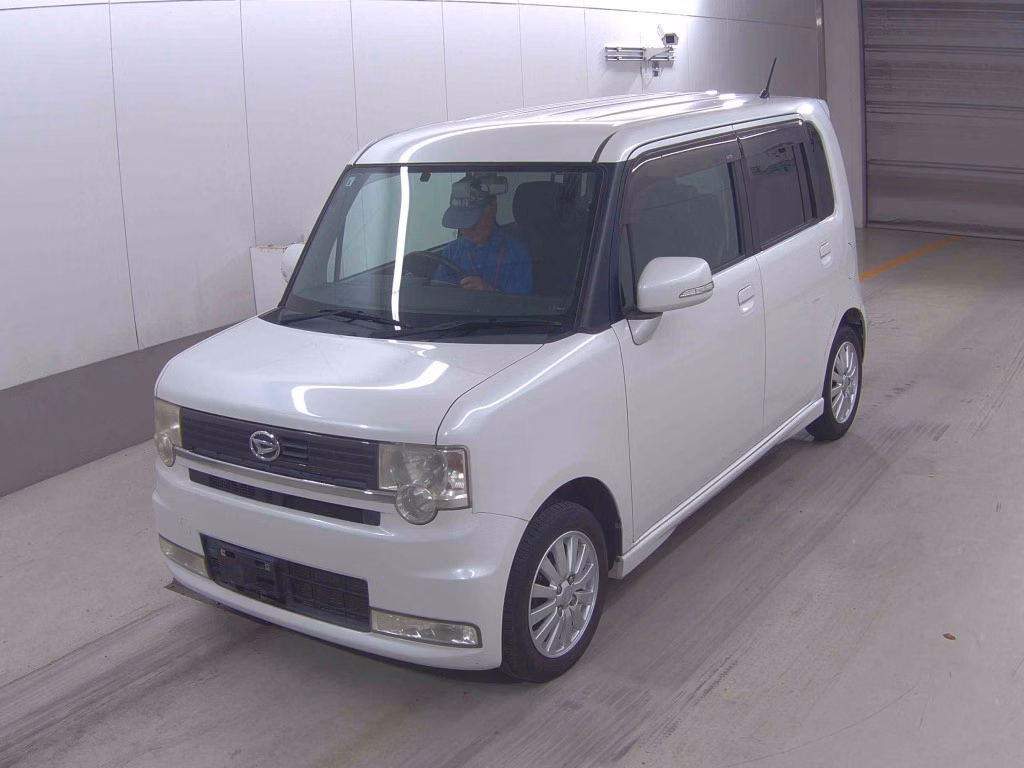 DAIHATSU MOVE CONTE