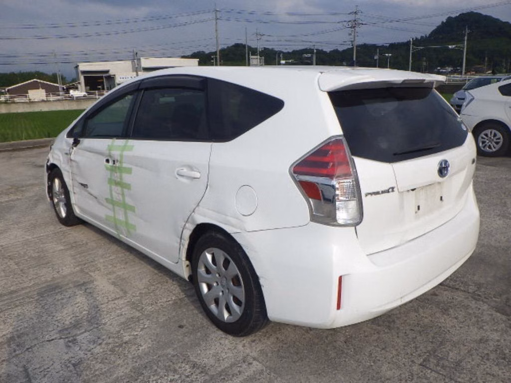 TOYOTA PRIUS ALPHA