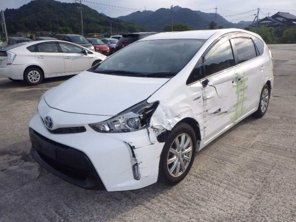 TOYOTA PRIUS ALPHA