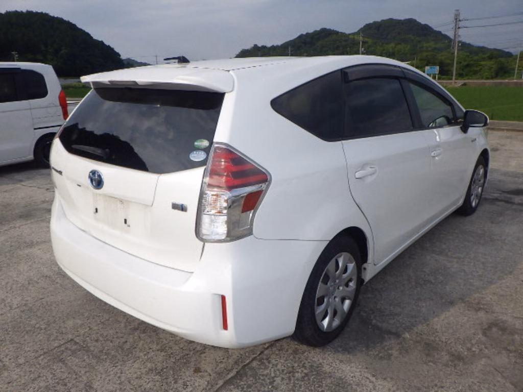 TOYOTA PRIUS ALPHA