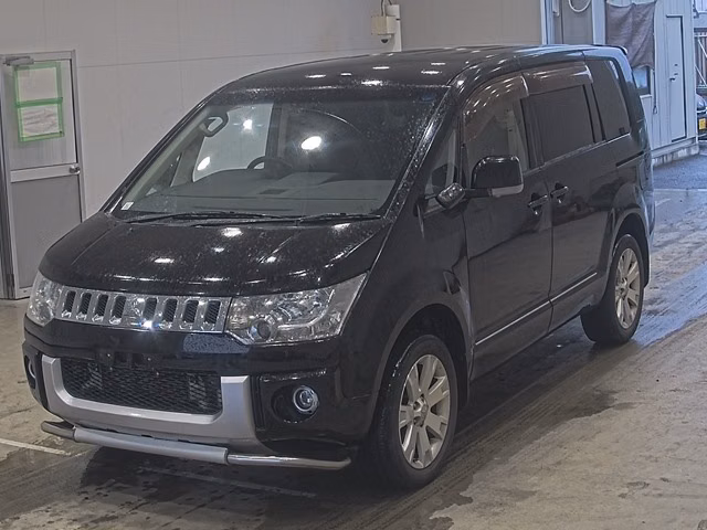 MITSUBISHI DELICA D:5