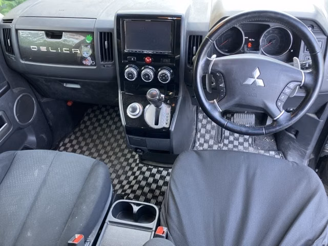 MITSUBISHI DELICA D:5