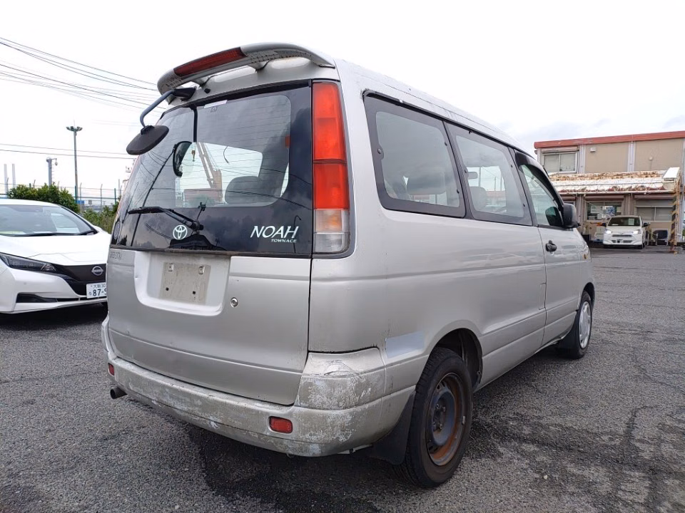 TOYOTA TOWN ACE NOAH