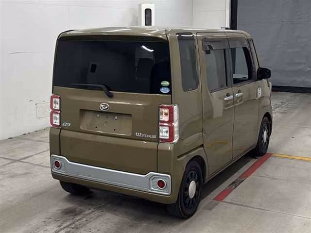DAIHATSU WAKE