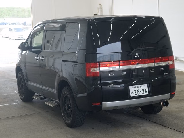 MITSUBISHI DELICA D:5