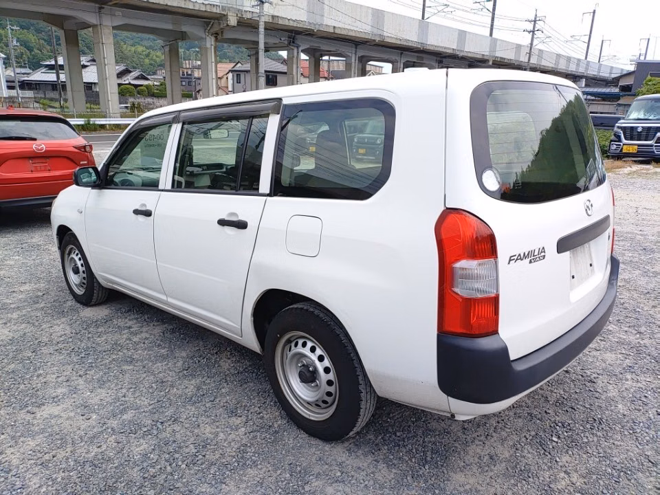 MAZDA FAMILIA