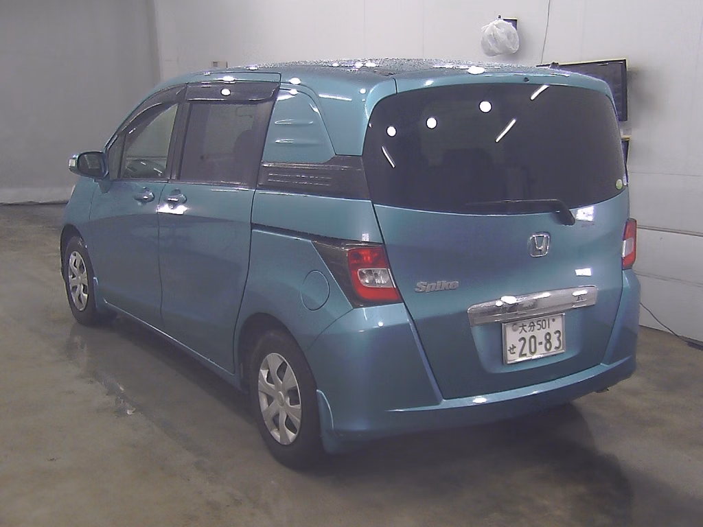 HONDA FREED SPIKE