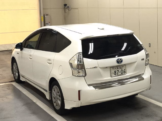 TOYOTA PRIUS ALPHA