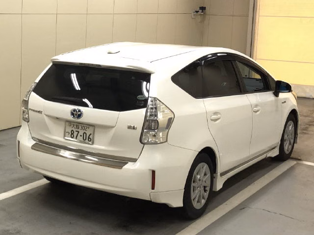 TOYOTA PRIUS ALPHA