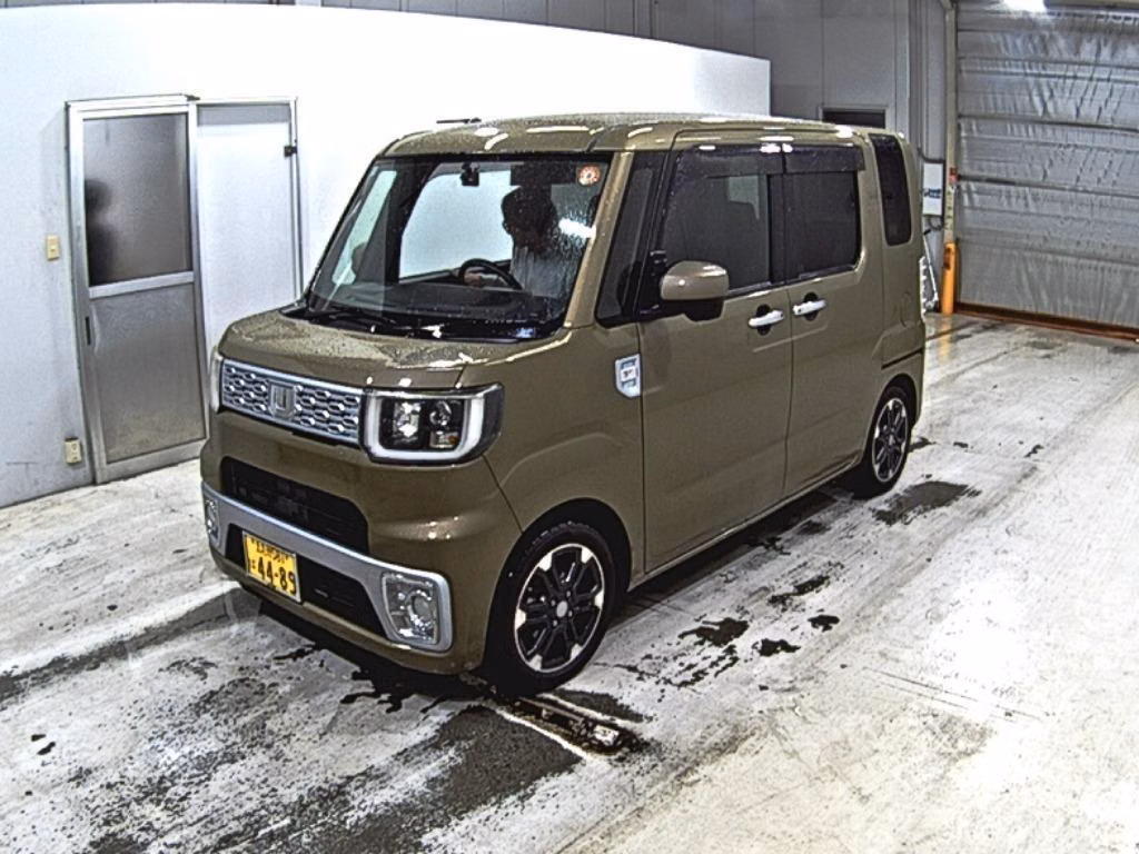 DAIHATSU WAKE