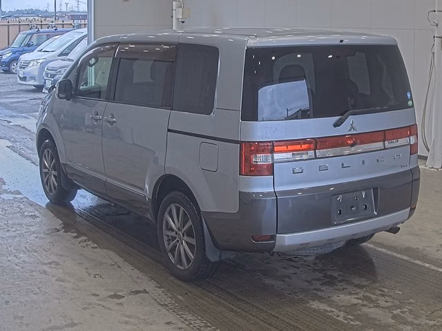MITSUBISHI DELICA D:5
