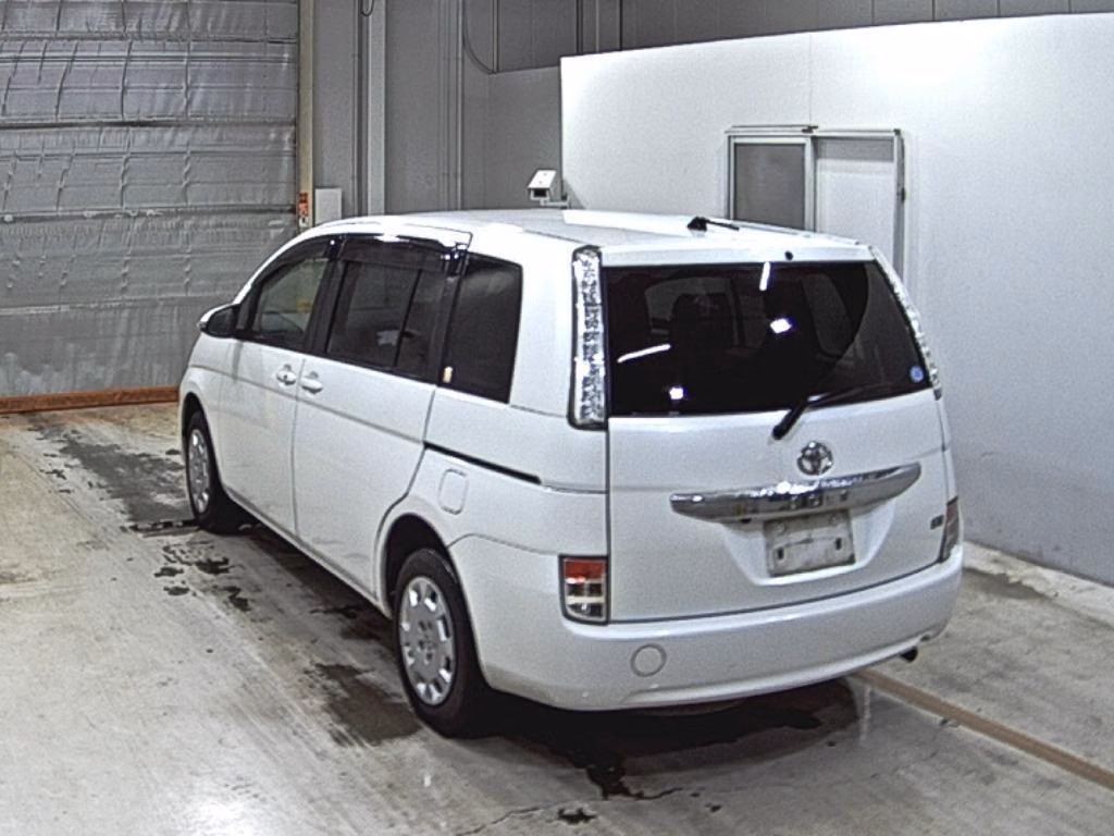 TOYOTA ISIS