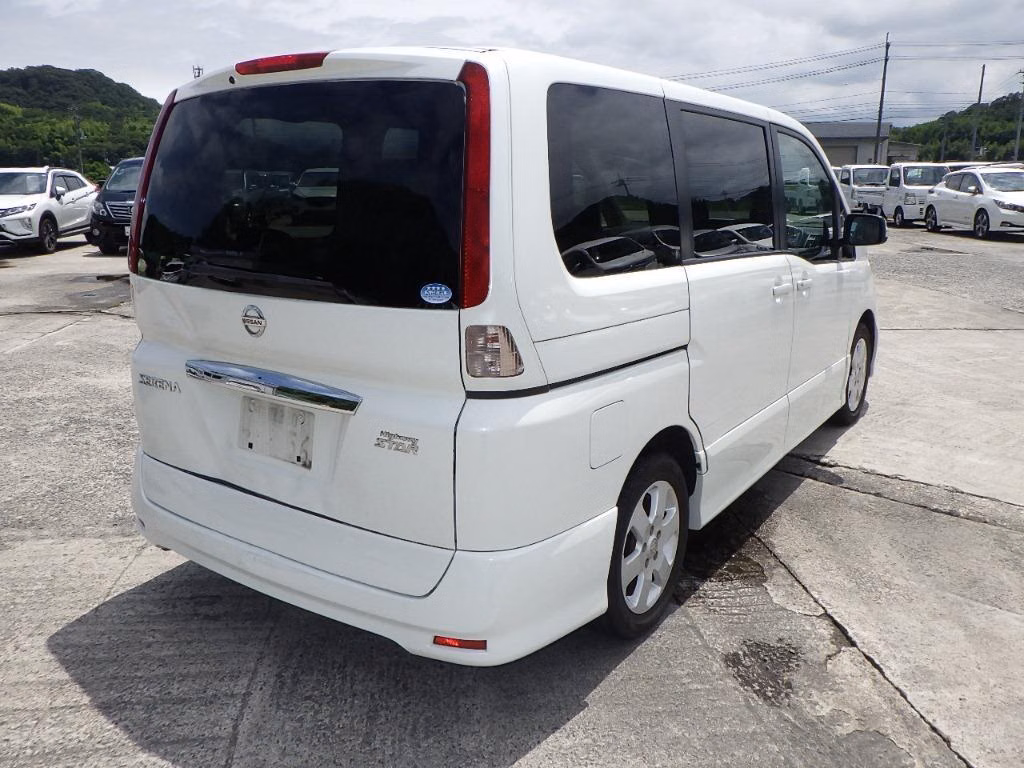 NISSAN SERENA