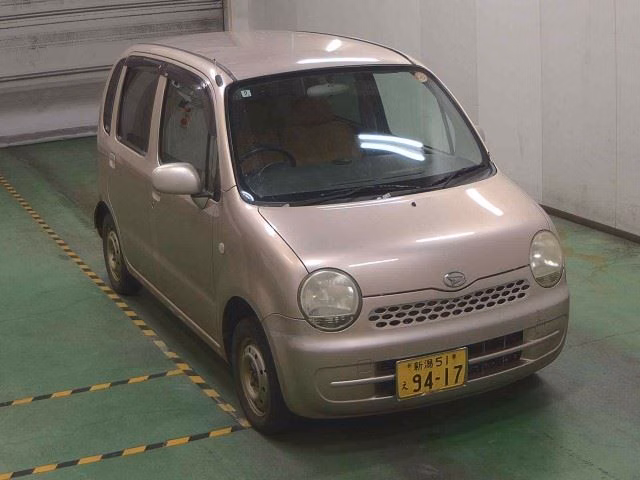 DAIHATSU MOVE LATTE
