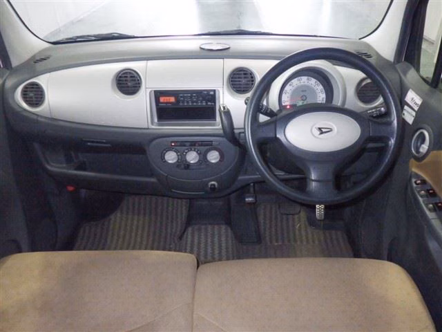 DAIHATSU MOVE LATTE