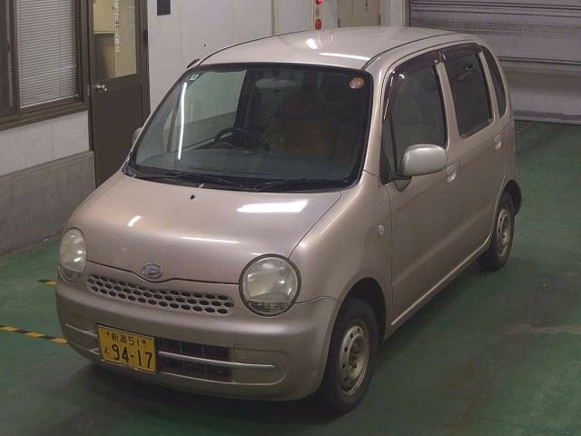 DAIHATSU MOVE LATTE