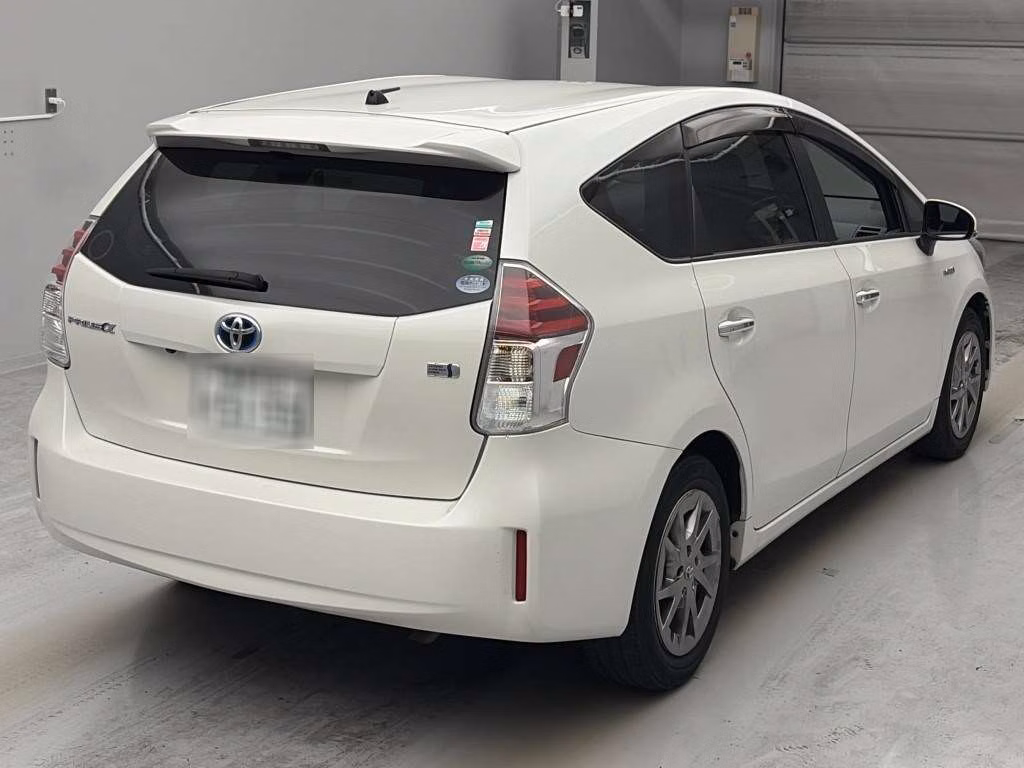 TOYOTA PRIUS ALPHA